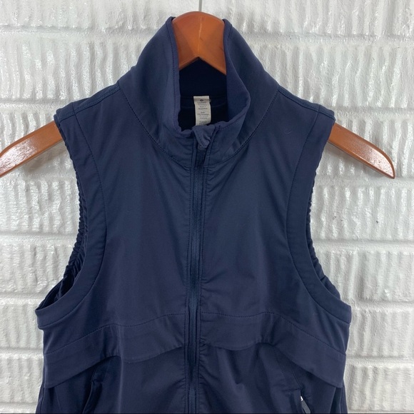 Lululemon Kicking Asphalt Vest Navy 4 - Picture 5 of 10